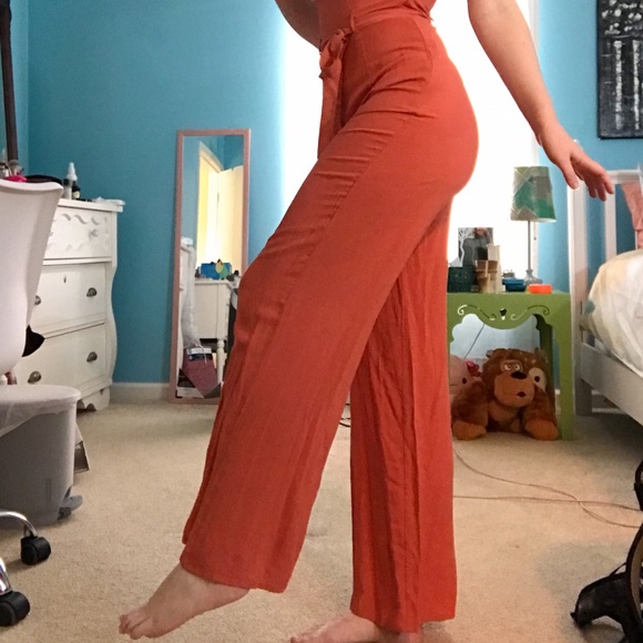 NWT F21 jumpsuit! - Picture 6 of 9